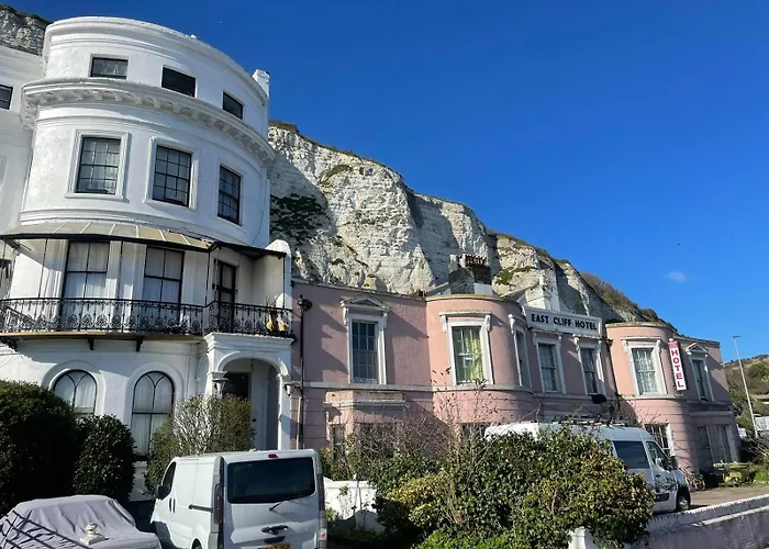 Studio Next To Port, Cliffs, With Parking